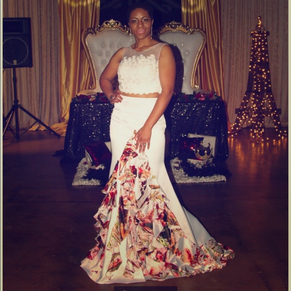 Meet your Posher, Demetria - Picture 1 of 1